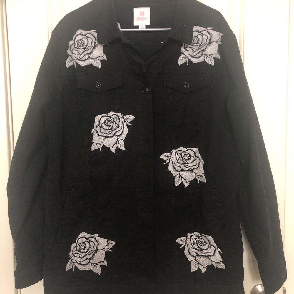 2X LuLaRoe Jaxon denim jacket